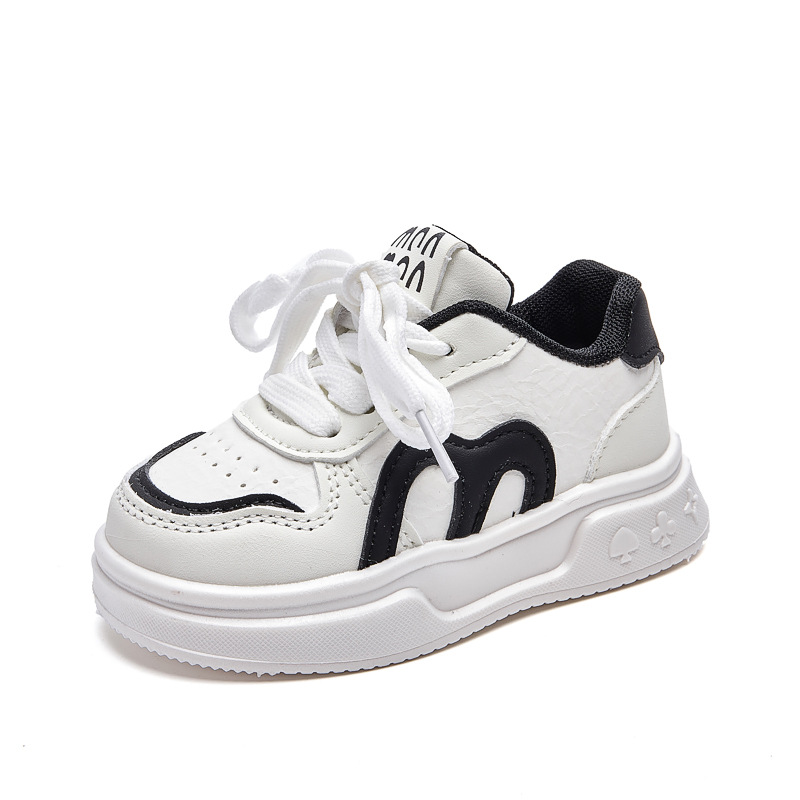 2026 primavera nuevos zapatos de skate para niños pequeños zapatos deportivos para niños pequeños Velcro casuales transfronterizos zapatos blancos suaves
