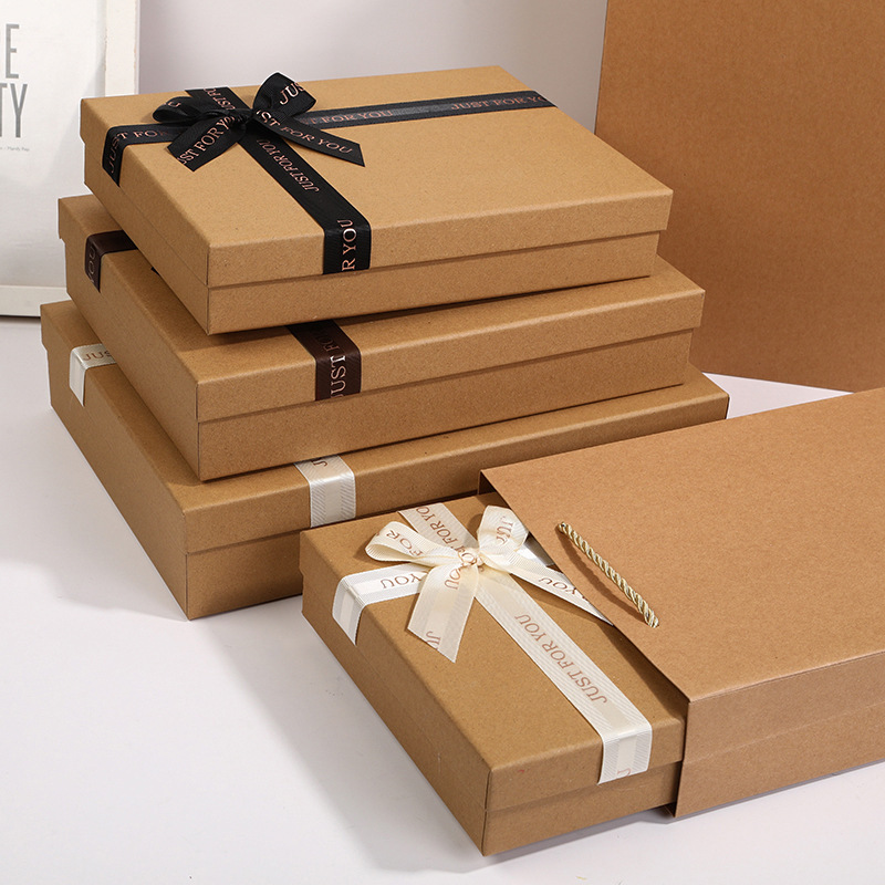 Spot Kraft paper business gift box shirt clothes packaging box large birthday gift box simple gift box empty box