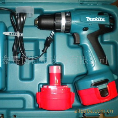 批发零售日本Makita牧田充電式冲击电钻8281DWAE