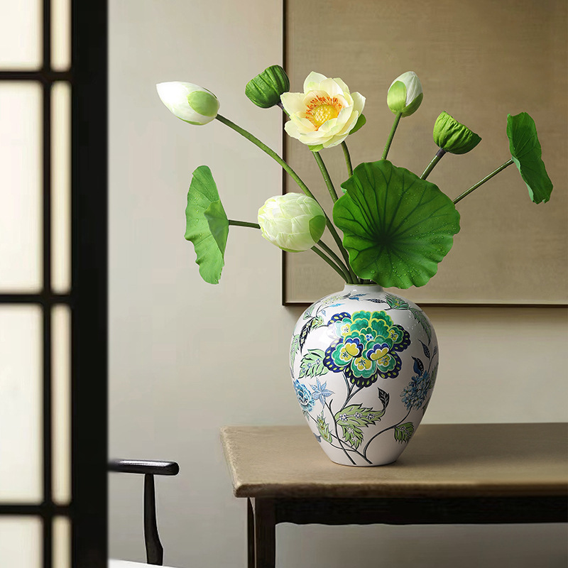 ハスの花のシミュレーション花は仏前の仏堂の蓮の花を供えて飾ります。|undefined