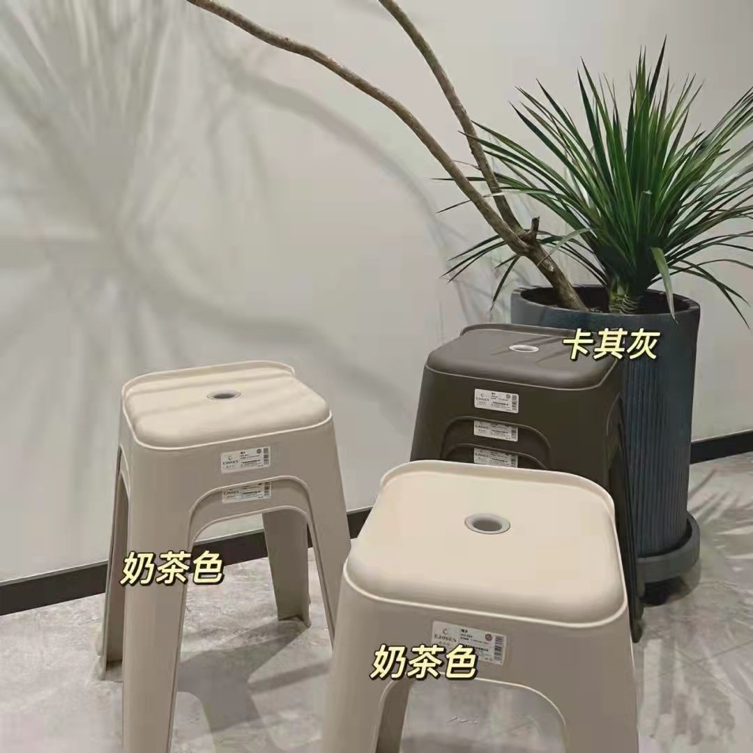 Non-slip modern universal plastic highchair for home use