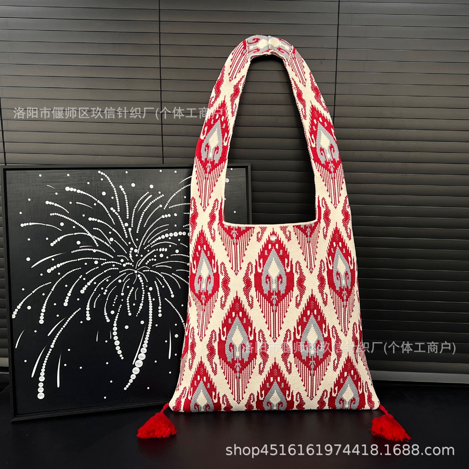 Adelaide T bag No. 5 (including tassels)