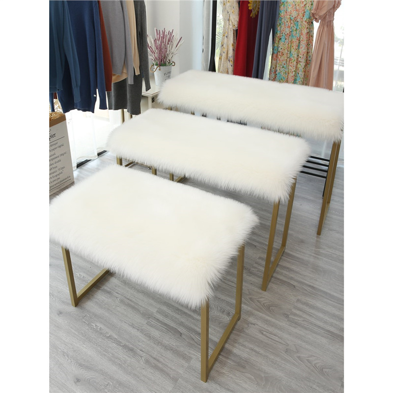 长毛绒白色橱窗装饰地毯服装店柜展台毛毛垫子流水台桌面布仿羊毛