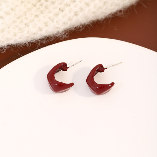 Silver Needle Autumn and Winter Small Ancora Red C-Shaped Curved Earrings Light Luxury Simple High-end Cute Sweet Earrings for Women