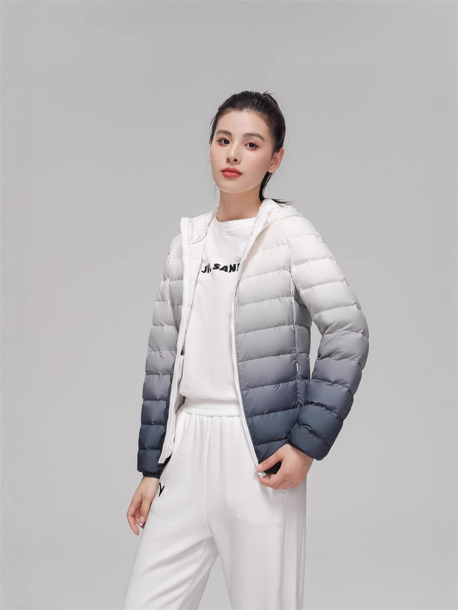 Transfronterizo Tik Tok otoño y invierno nuevo 90 camisa de plumón ligera cuello con capuchón de color gradiente de gran tamaño blanco
