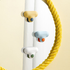 Clean the bathroom, wipe the windows, scrub the tabletop, defog the scraper, T-shaped cleaner, remove stains, wash the makeup mirror, clean the sink, wall-mounted mirror, wipe