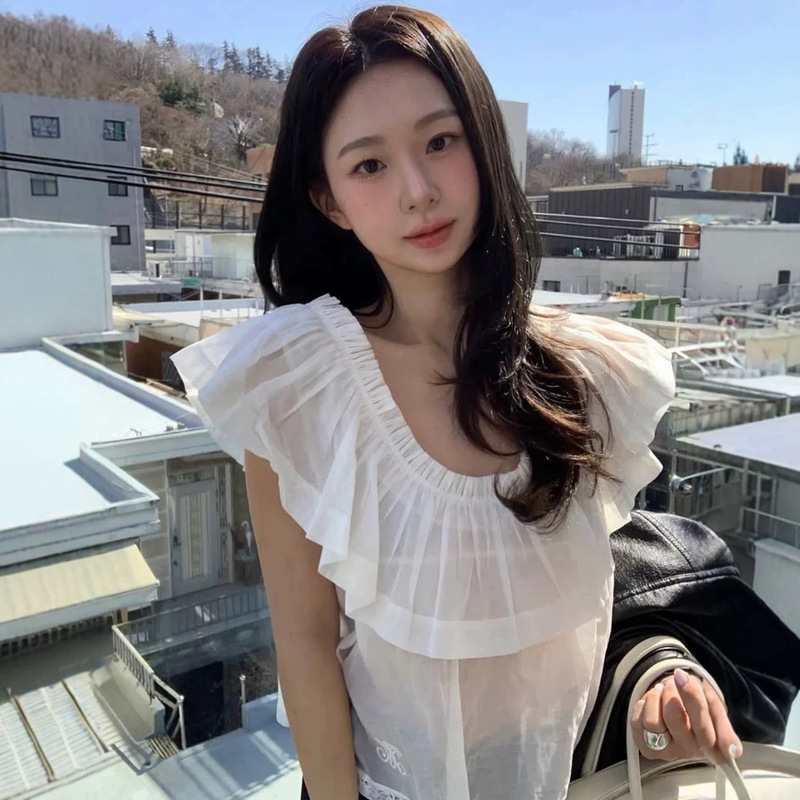 Now Available: Far*En Lightweight Round-Neck Shirt, Korean Designer Women's Fashion, Same Style as Fever Blogger, with Ruffled Edges, Korean Style Now Available: Far*En Lightweight Round-Neck Shirt, Korean Designer Women's Fashion, Same Style as Fever Blogger, with Ruffled Edges, Korean Style