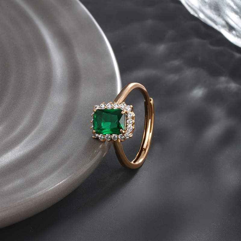 Xuping imitación de la serie Cuadrado temperamento elegante retro anillo femenino de alto nivel nicho ligero lujo anillo de apertura