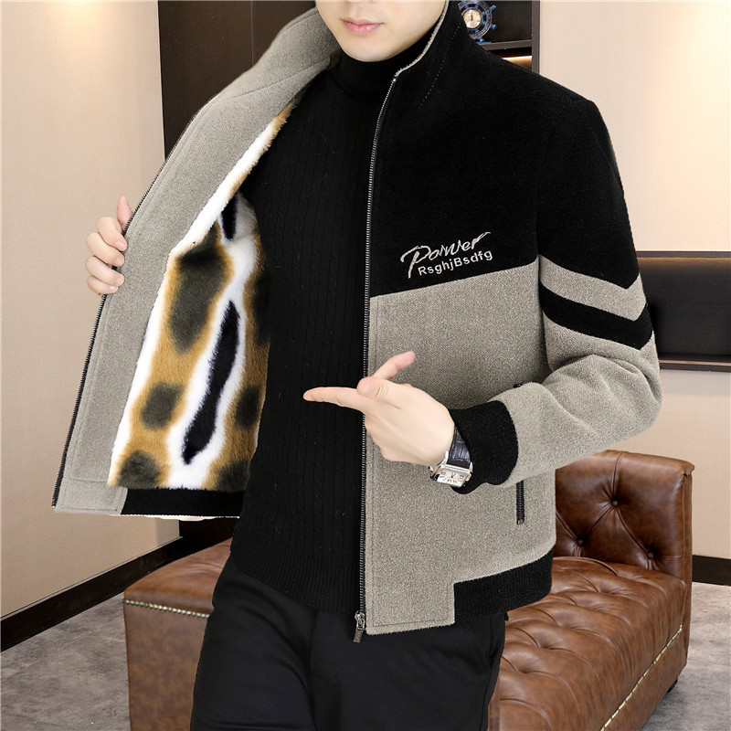 카키색 옷감