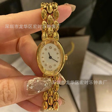 �߶˰l������Ů�� �Z�����й�С��� ԡ�יE�A�ֱ�ʯӢ��һ����