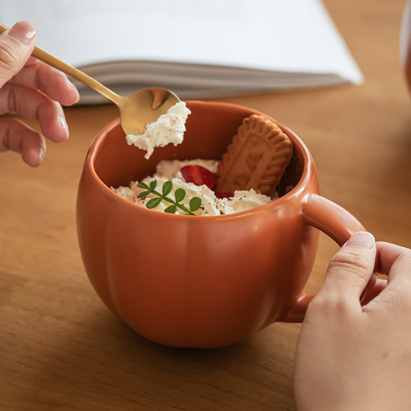 Taza de calabaza linda e interesante Taza de cerámica Taza para beber de gran capacidad Taza para el hogar de oficina Logo imprimible