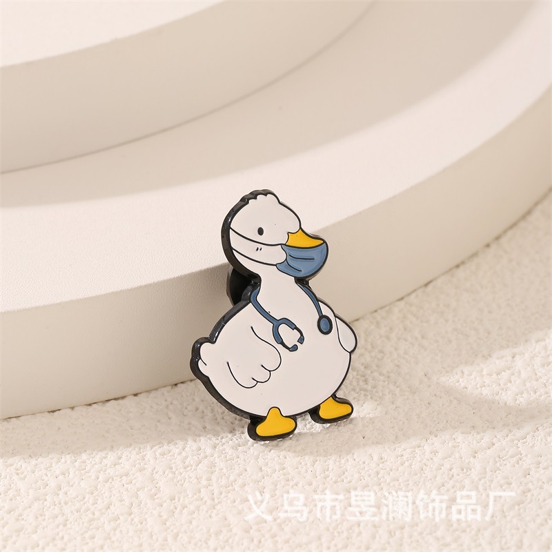 爆款可爱鸭子运动合金胸针创意卡通服饰配件徽章ins饰品装饰别针|undefined