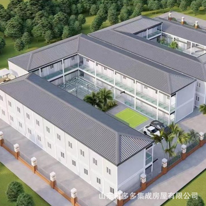 El sitio de construcción de la casa de embalaje está ensamblado y ensamblado rápidamente.