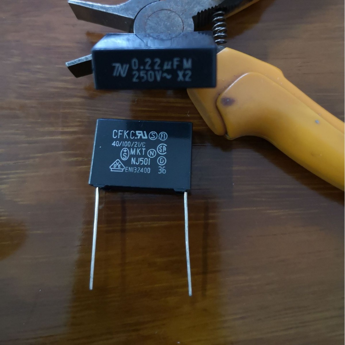 全新安规电容 224  0.22uf  250V～  薄膜电容