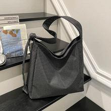 �羳�¿����e�ٴ�С���¸���ţ�򲼴������μ�Ů��ͨ��б�����ذ�