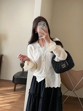 法式温柔蕾丝提花V领真丝羊毛针织开衫喇叭袖上衣2025春新G022527