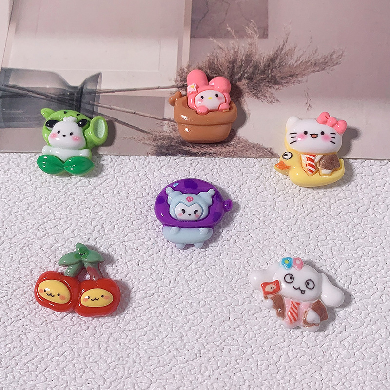 Nuevos dibujos animados Sanrio plantas DIY accesorios de resina crema pegamento para el cabello adornos de cabello hebilla de zapatos taza pegatinas accesorios hechos a mano