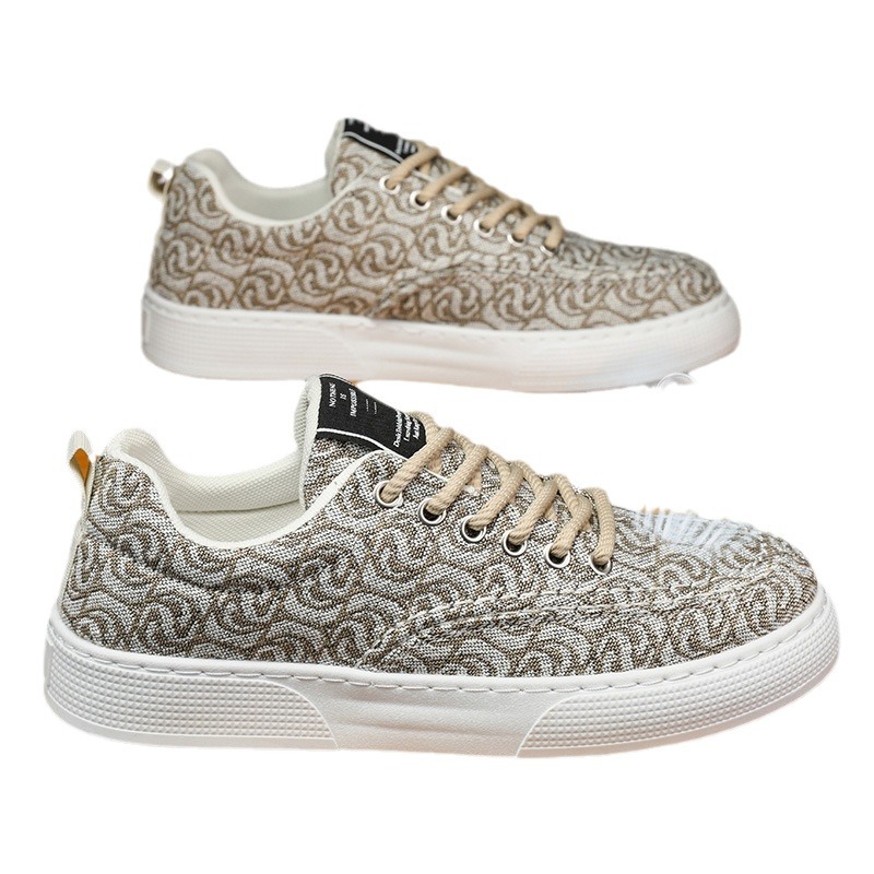 Zapatos de lona de corte bajo para hombre verano 2025 nuevo estilo nicho de corte bajo zapatos de tabla estampados zapatos de moda casuales deportivos de plataforma para hombre