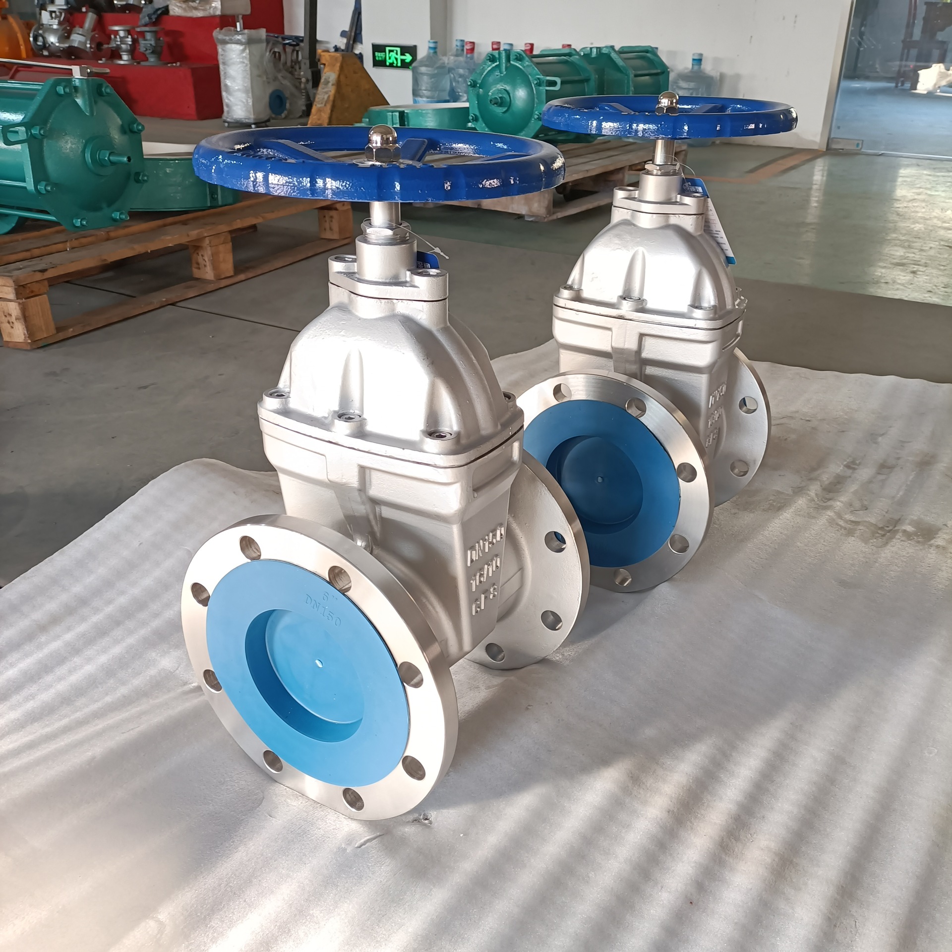 Z45X-16P  DN65手动不锈钢材质软密封法兰暗杆闸阀图片