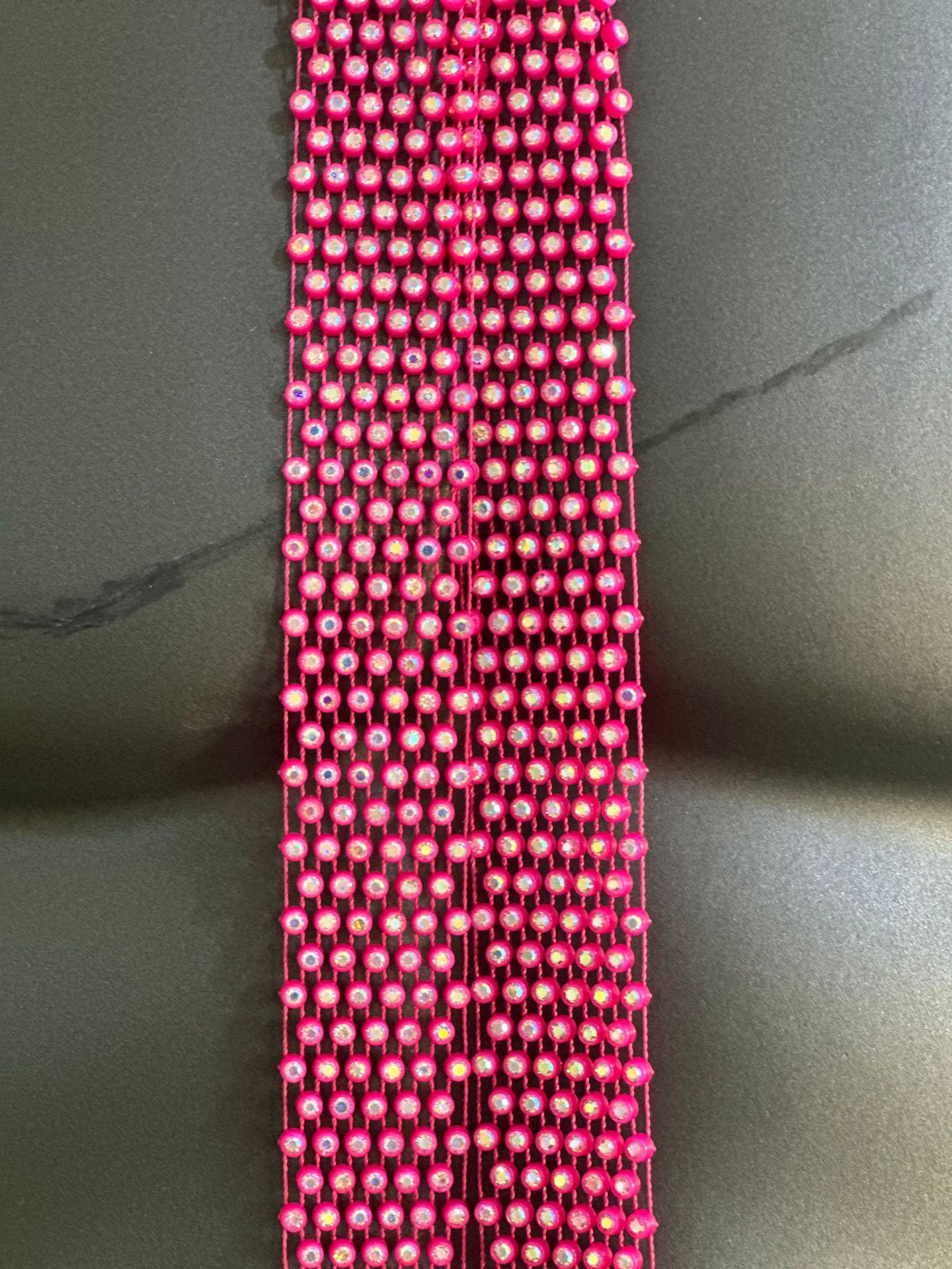 뾰족한 로즈 레드