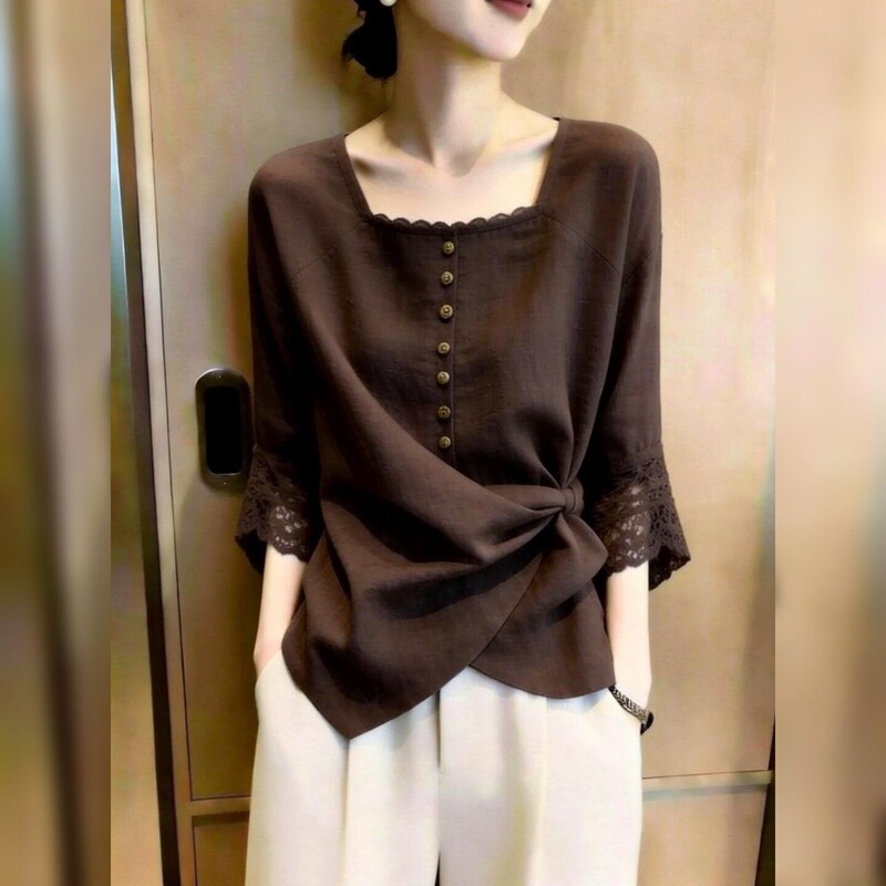 Gentle brown lace-up shirt for women, new slim-fit design with lace cuffs, suitable for commuting and youthful appearance Gentle brown lace-up shirt for women, new slim-fit design with lace cuffs, suitable for commuting and youthful appearance