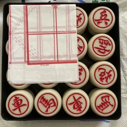 象棋厂家供应新款大号亚克力实心象棋小学生儿童比赛益智象棋批发