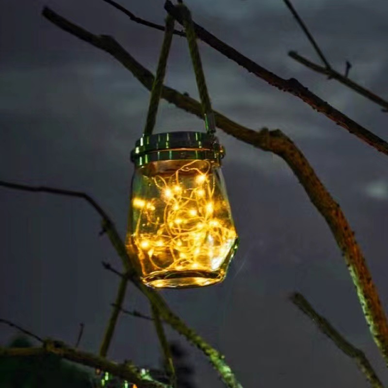 가장자리가 있는 30개의 조명 색상 상자, 광택 있고 따뜻한 조명이 포함된 1개