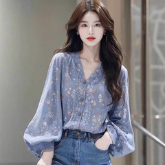 2025法式优雅绝美蓝色碎花V领长袖春秋季新款超好看宽松遮肉衬衣
