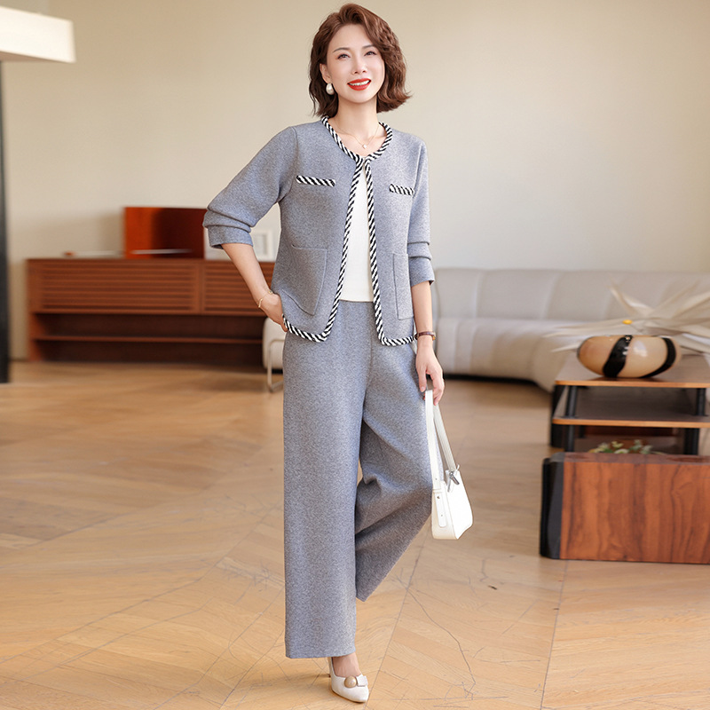Trendy and Stylish New Autumn and Winter Knit Top and Jacket Set for Middle-Aged Women with Elastic Waist Pants