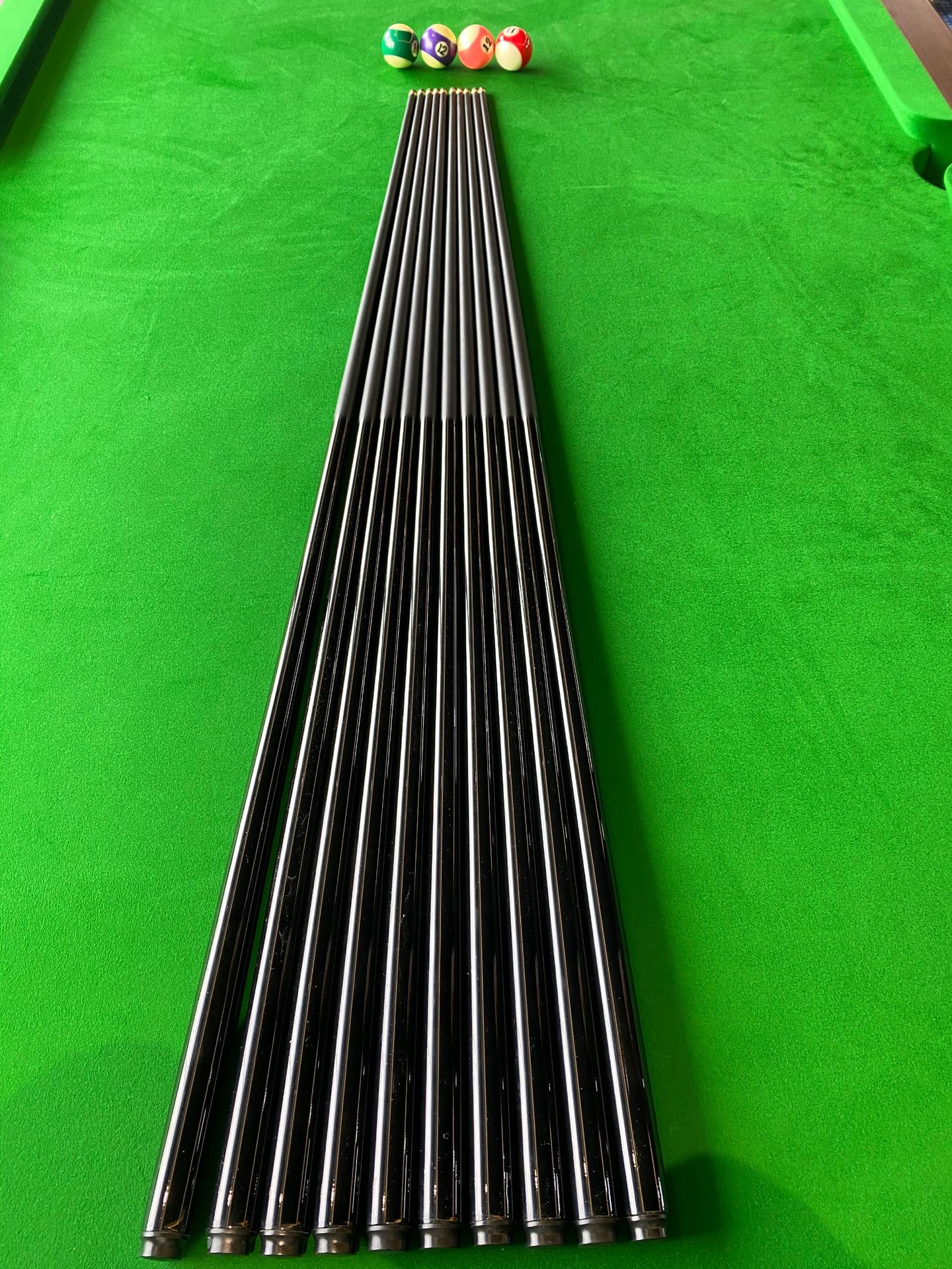 Fibra de carbono negro tecnología de billar varilla negro carbono pequeña cabeza negro 8 varilla de billar chino negro ocho cue a través de snooker