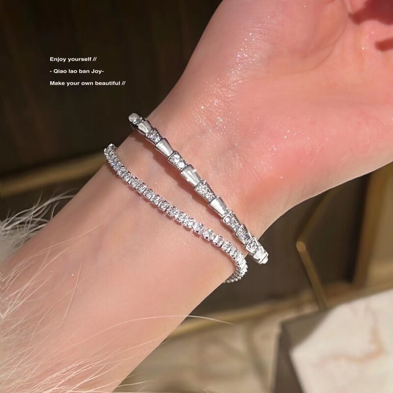 【Joy】Mother-Of-Pearl Snake-Shaped Bracelet with Sparkling Diamonds, Gemstone, Light Luxury, Open Design, Silver Color