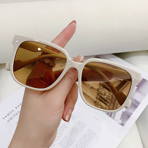  new square frame sunglasses, retro fashion, internet celebrity men and women same style ins street style sunshade ink trend