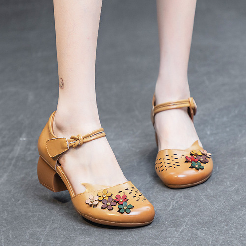  Summer New Arrival Women's Hollow Sandals: Chunky Mid-Heel, Round Toe, Tinted Finish, Cutout Design, with Velcro Strap and Closed Toe