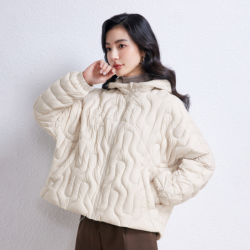 2024 Autumn and Winter Lightweight Down Jacket Women's Short Small Fragrant Style Lightweight Portable Hooded Thin Early Spring Warm Jacket