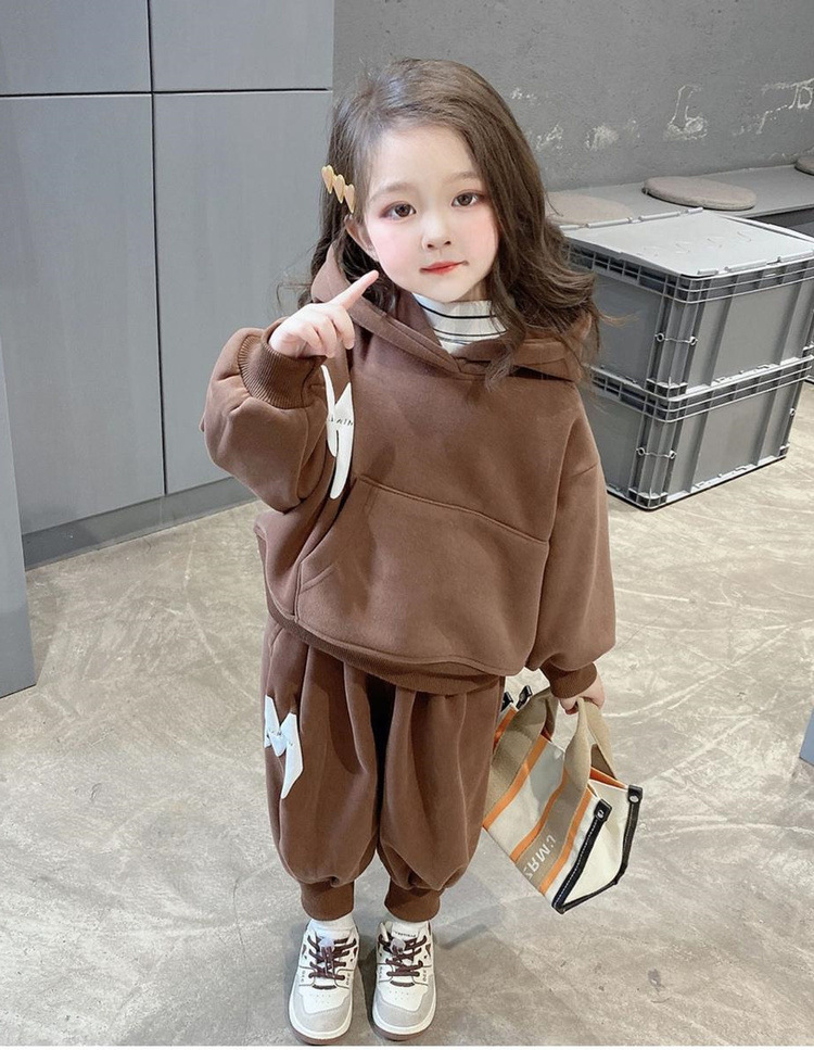 Plysjsett for jenter 2023 nye friterte gatehøst vinterklær barne- og guttesport fortykket genser_voghion.com