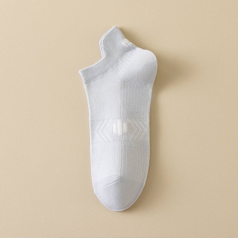 Nuevo hombre absorbe sudor y transpiración antiolor calcetines deportivos para correr otoño y invierno calcetines de fútbol desechables de la industria de calcetines