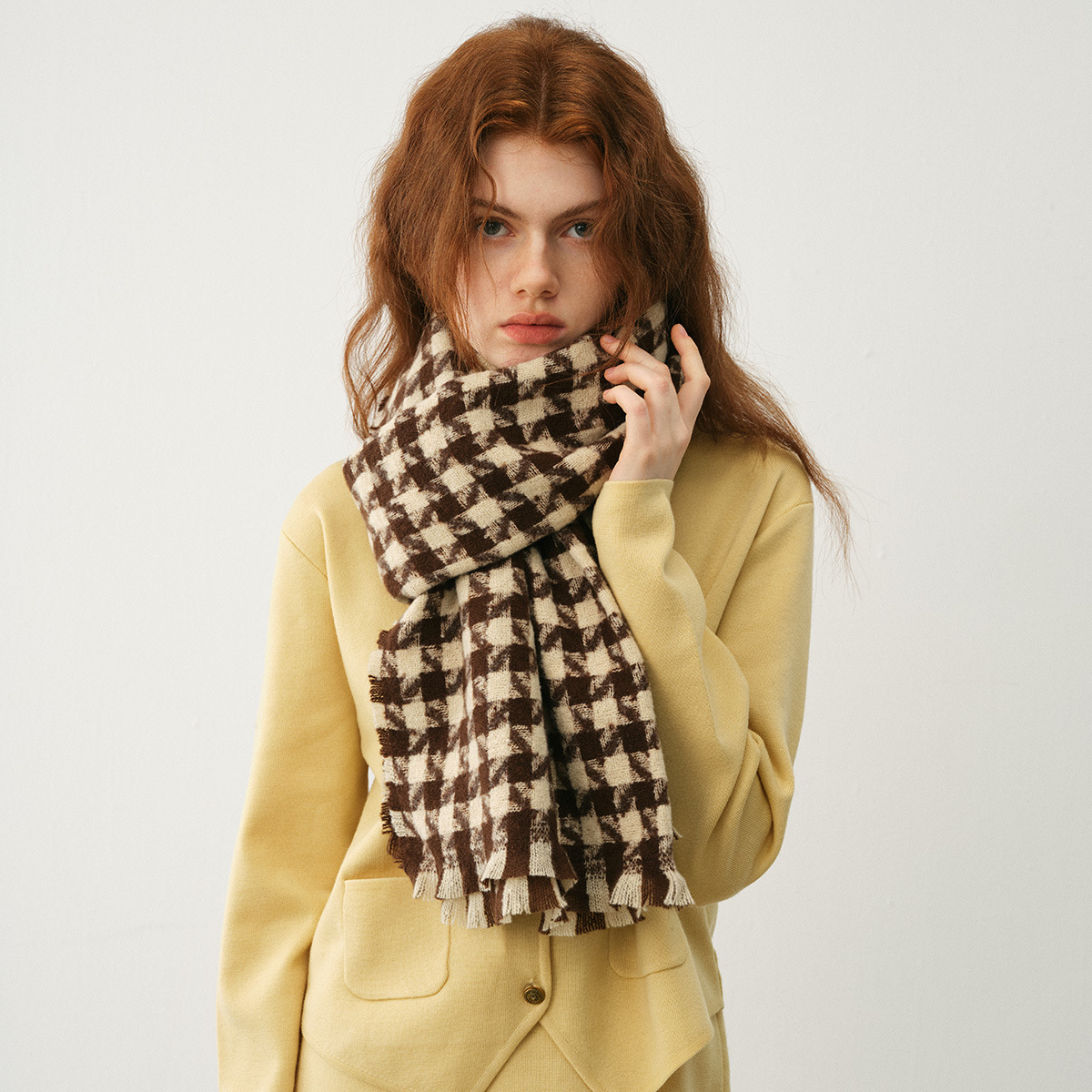 Design sense classic windmill thousand bird check imitation cashmere scarf women's winter warm atmosphere loose beard bib shawl_voghion.com
