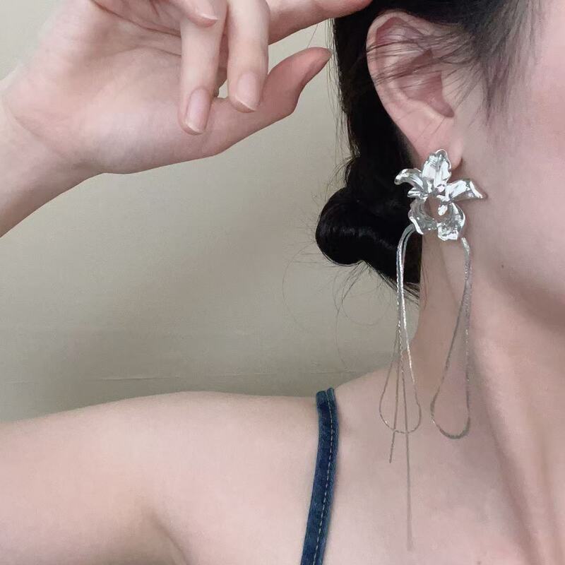 不规则液态花朵流苏耳环高级感小众设计耳钉2025新款时尚气质耳饰|undefined