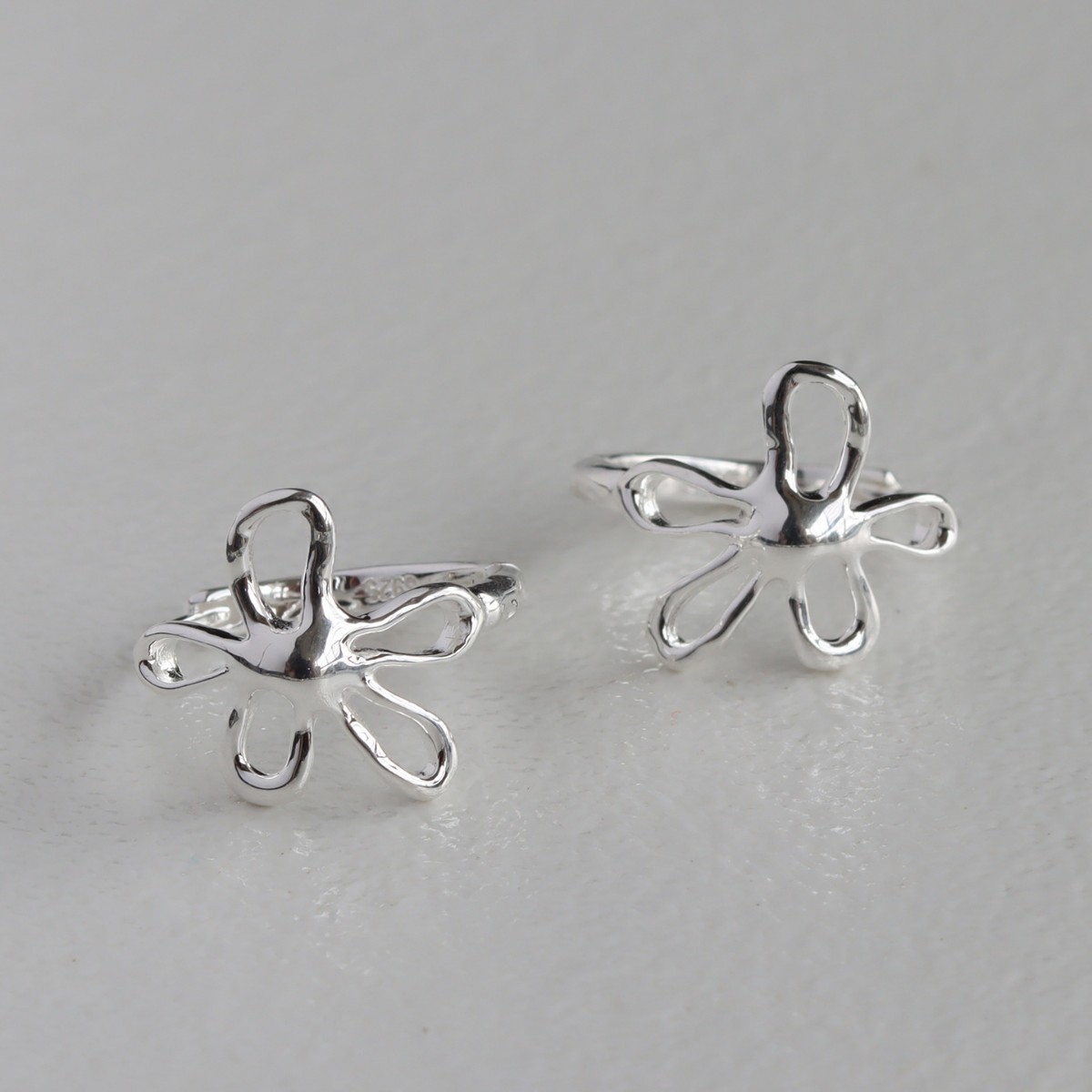 925 plata alta sensación coreana hueco aretes de flores variados nicho de moda aretes de plata esterlina aretes de diseño
