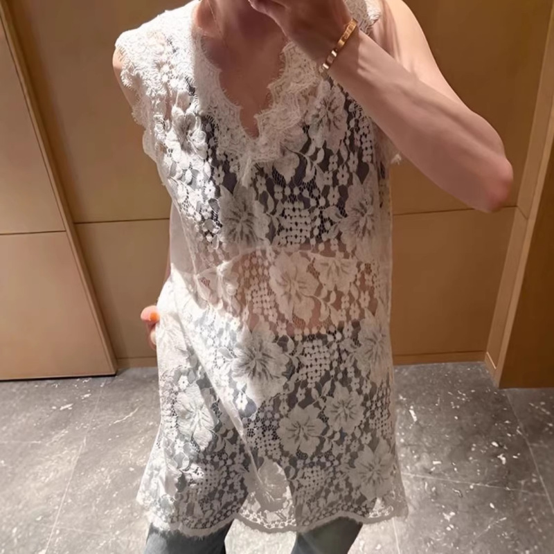 Lace Trim V-Neck Spaghetti Strap Dress for Women 2026 New Style Layered Hem with Hollow-Out Design and Mesh Overlay Skirt Lace Trim V-Neck Spaghetti Strap Dress for Women 2026 New Style Layered Hem with Hollow-Out Design and Mesh Overlay Skirt