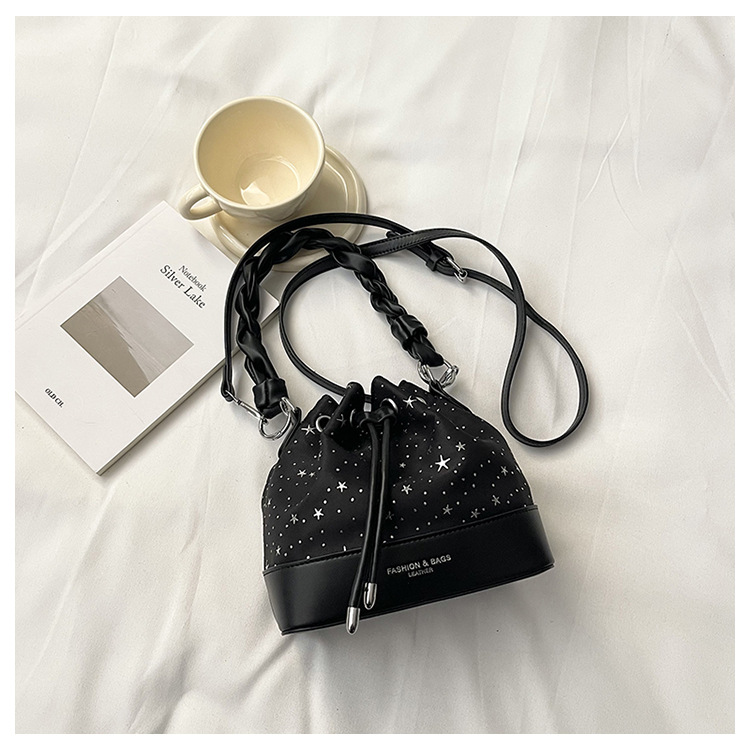 Bolsa de balde de estilo coreano, bolso de hombro para mujeres, bolso de mano de alto nivel, nueva moda extranjera, bolso de correa de transporte a cuadros.