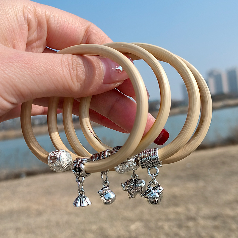 Seamless Chicken Blood Vine Bracelets, White Vine Wholesale, Street Market, Night Market, Tourist Souvenirs, Multiple Sizes Available, Wooden White Vine, Natural Vine