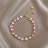 Fuchsia bracelet pearl
