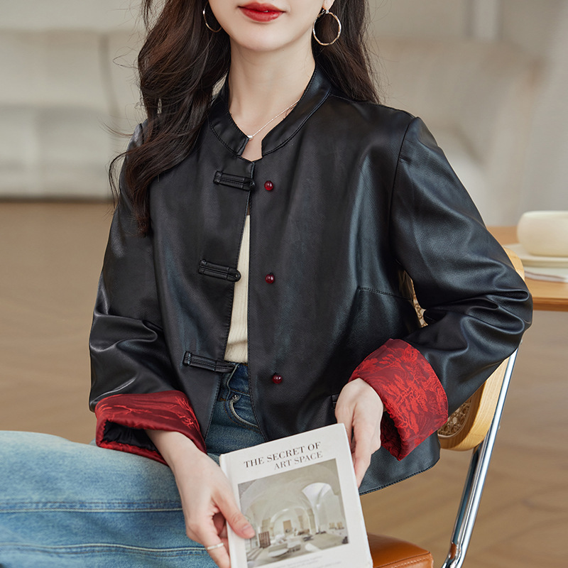 새로운 중국 스타일 가죽 자켓 여성의 2024 봄과 가을 새로운 짧은 중국 스타일 디자인 우아한 슬림 핏 슬리밍 가죽 자켓
