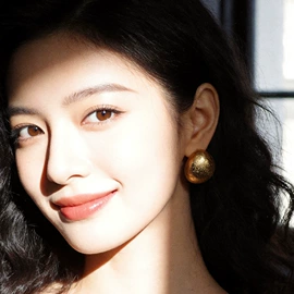 耳钉;耳扣;耳环