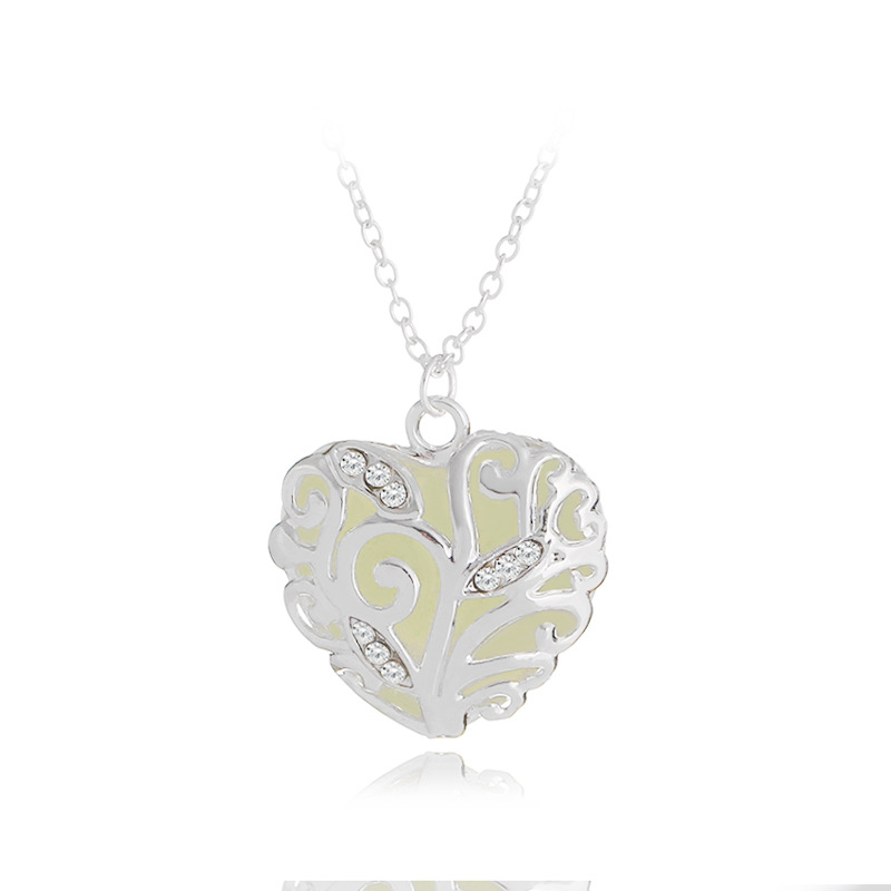 15g Weight Rhinestones Inlay Material Pendant Necklace Classification 1 Piece Fashion Heart Shape Alloy Enamel Rhinestones Women's Pendant Necklace
