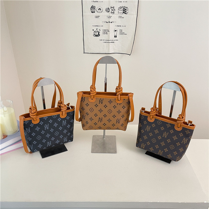 潮流时尚印花新款水桶包女小众洋气设计感个性休闲通勤斜挎包|undefined