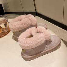 奶呼呼雪地靴女2024秋冬季新款可爱毛球球加绒加厚面包鞋保暖棉鞋
