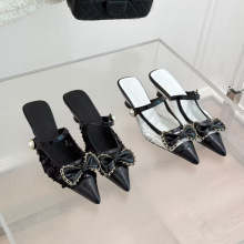 ߶Ʒ|24ļСLYƤһ֎߸^ЬŮ