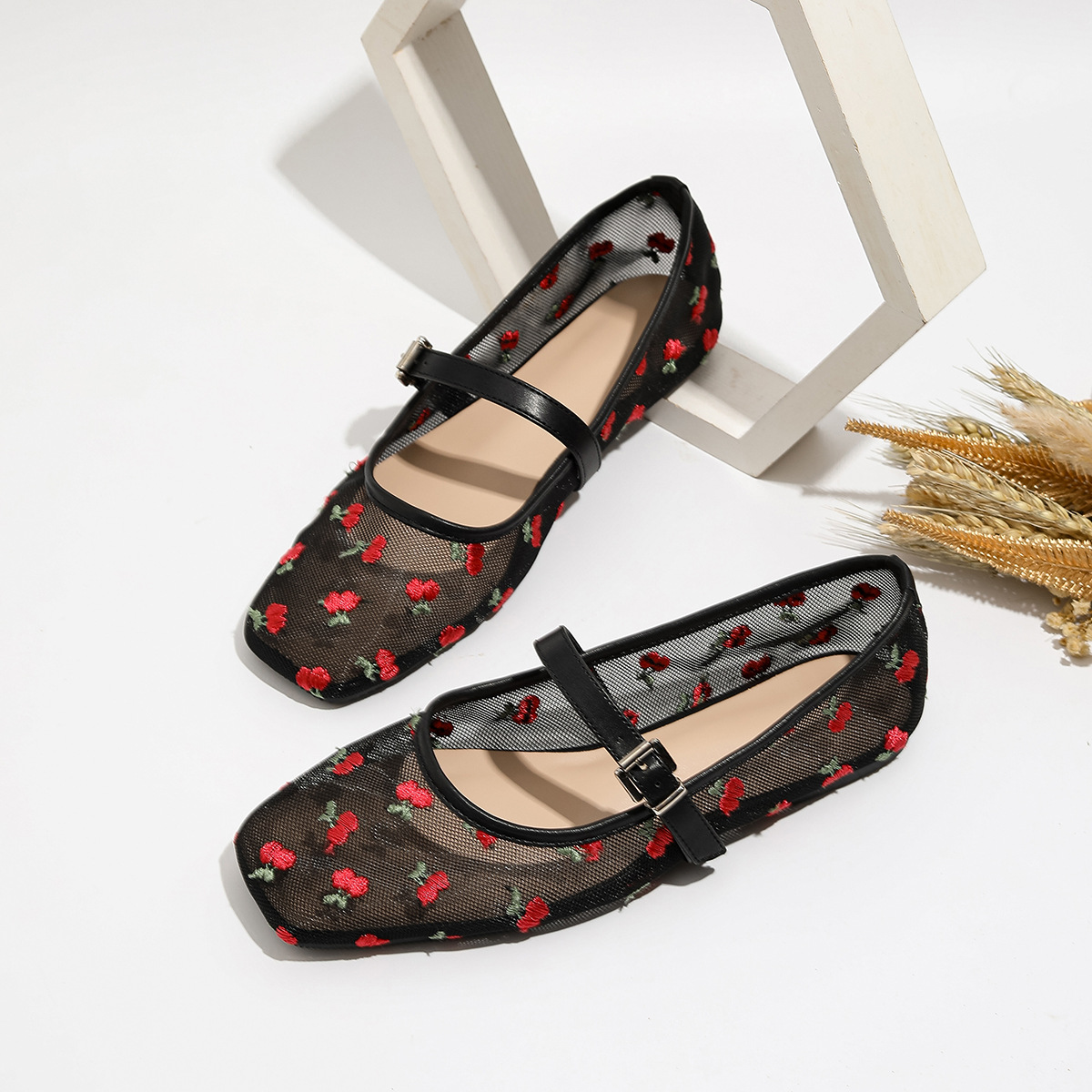 In-stock cross-border dropshipping mesh embroidered flat Mary Jane shoes, breathable ballet shoes with floral square toe